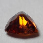 天然バストネサイト